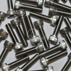 10-32 x 3/4" SOCKET CAP STAINLESS STEEL SCREWS