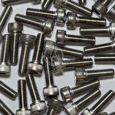 10-32 x 5/8" SOCKET CAP STAINLESS STEEL SCREWS